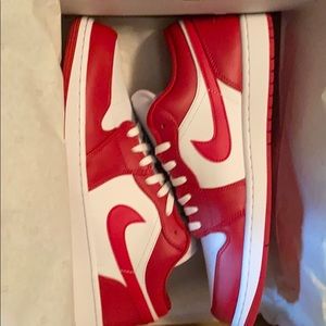 New Jordan 1 low gym red